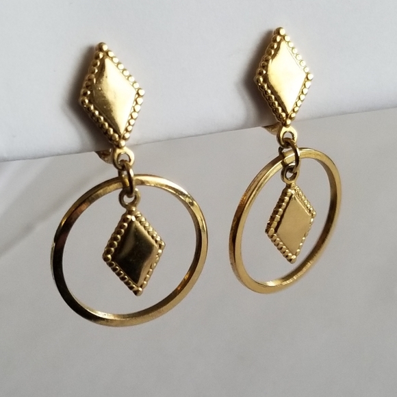 Vintage clip on earrings two diamond shapes and hoops gold tone - Picture 7 of 9
